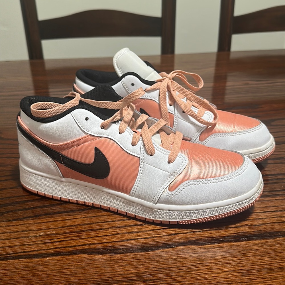 Jordan Lows Peach